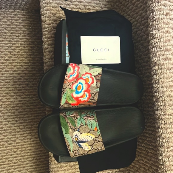 COPY - Gucci Tian Pusuit slide - Picture 5 of 8